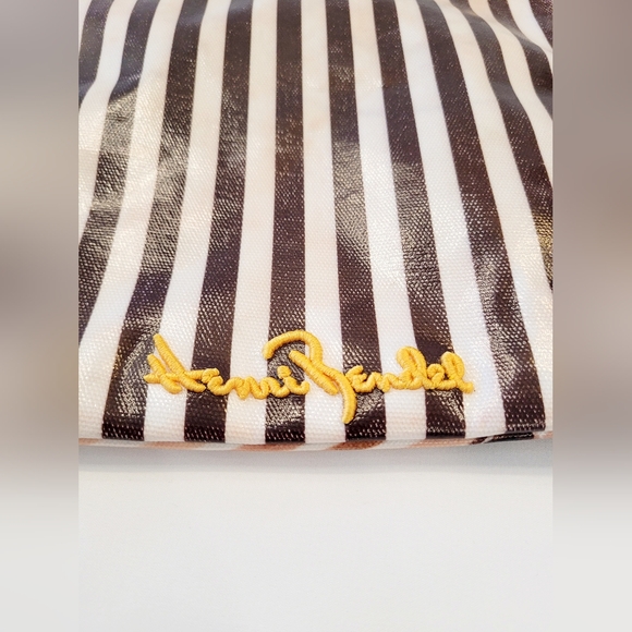 Henri Bendel Coated Canvas Beach Scene Wrislet - Picture 3 of 4